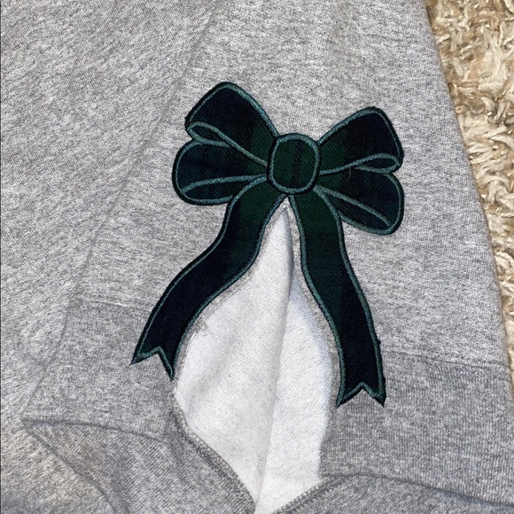Merry Christmas 🎄 Embroidered Bow Sweatshirt - Picture 3 of 9